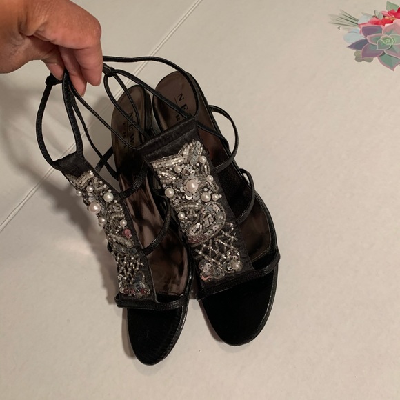 Black Silver and Pearl sandals👡 - Picture 12 of 12